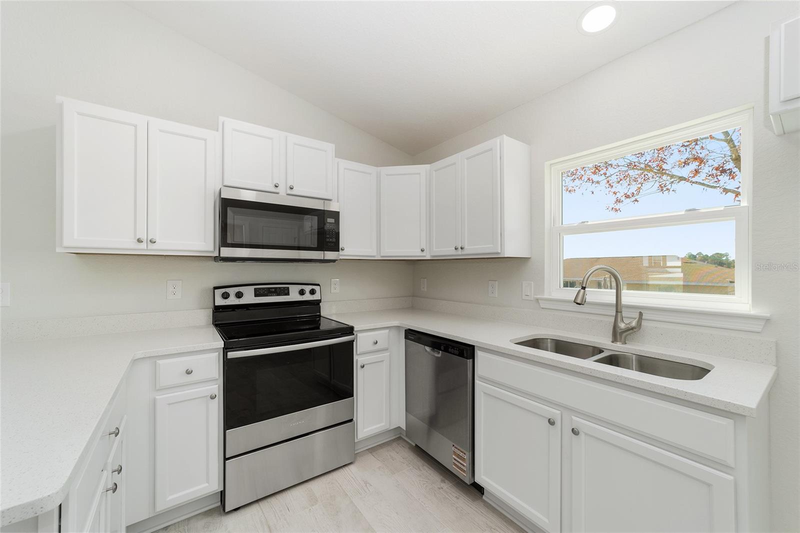 Image 21 of 50 For 12398 102nd Terrace