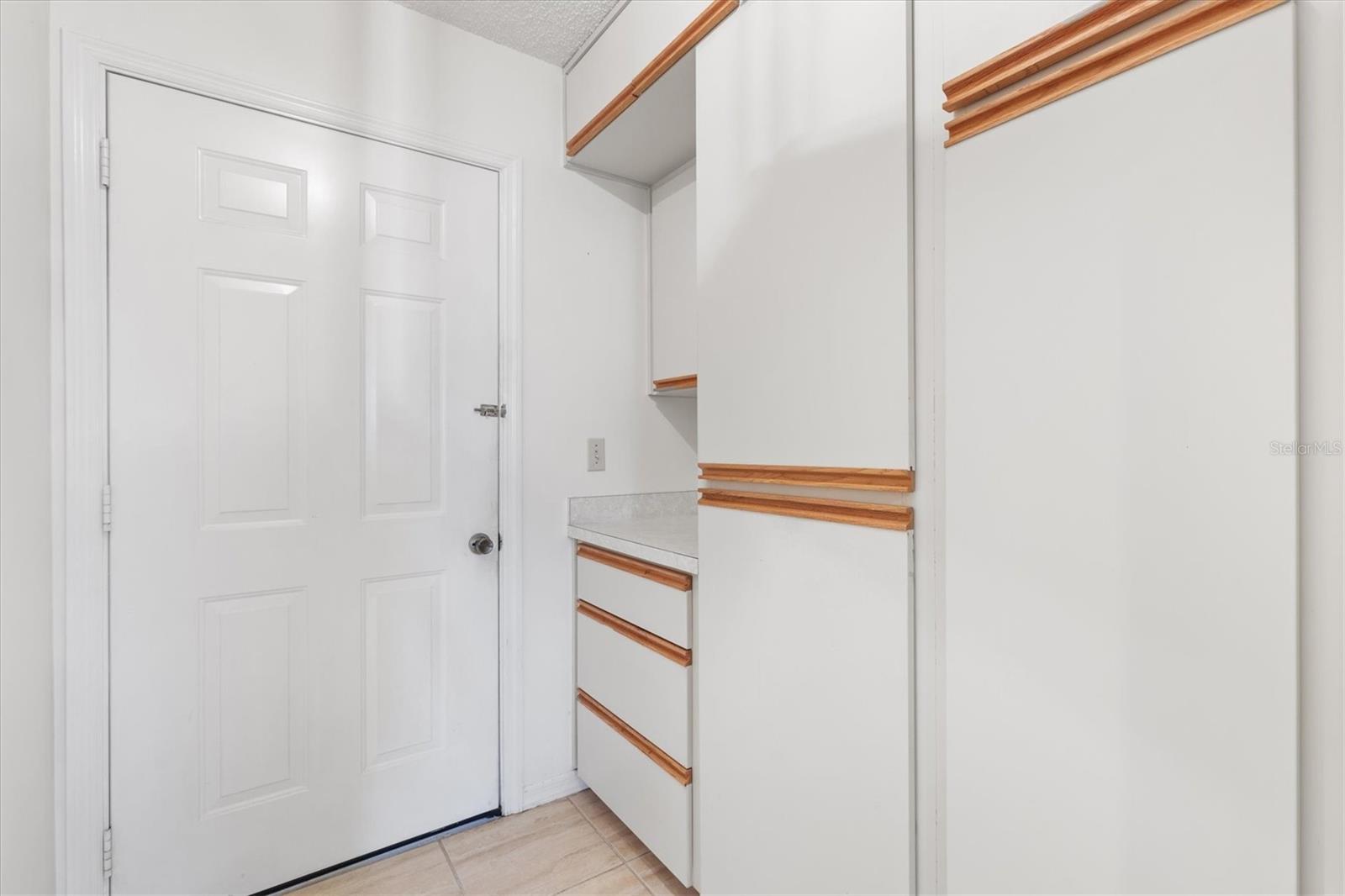 Image 25 of 46 For 10195 178th Place