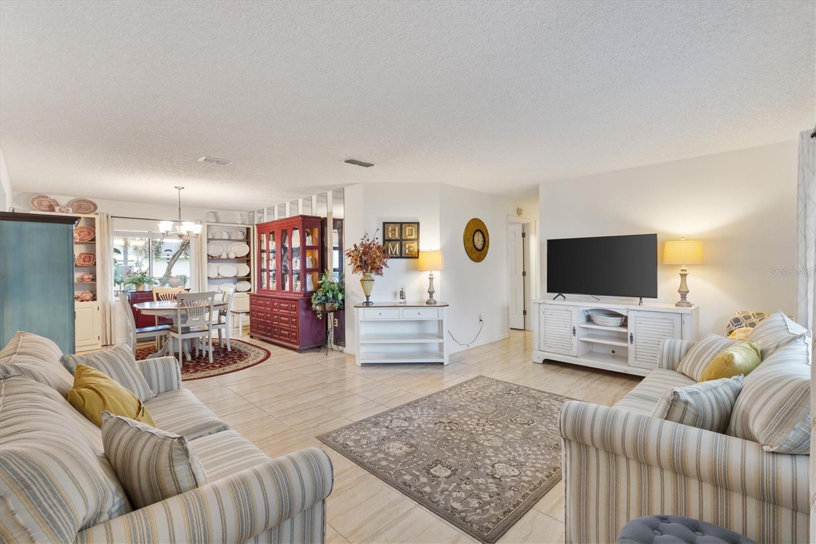 Image 5 of 46 For 10195 178th Place