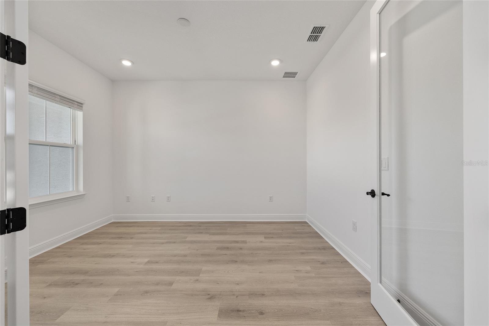 Image 10 of 38 For 9936 106th Circle