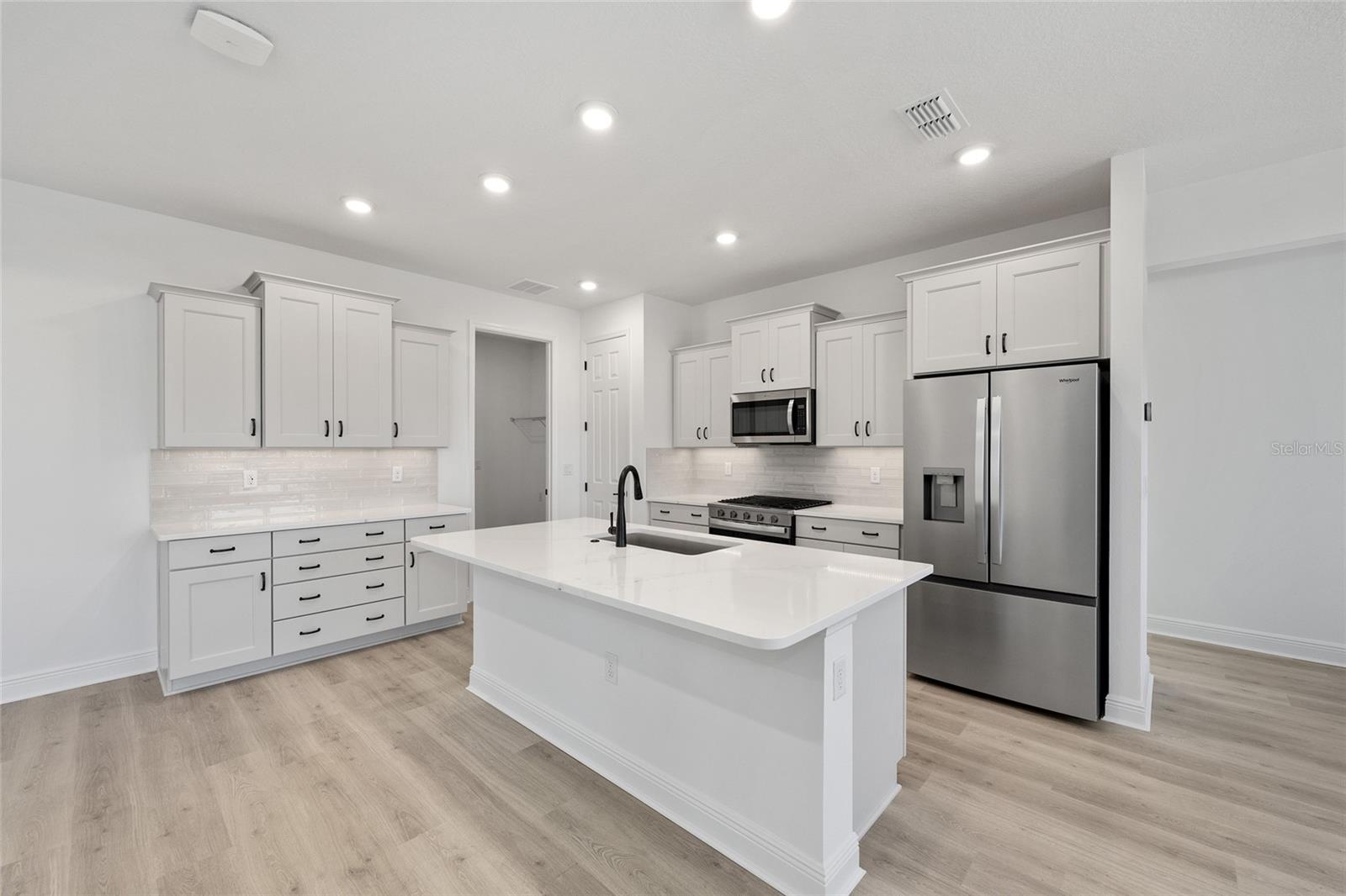 Image 18 of 38 For 9936 106th Circle