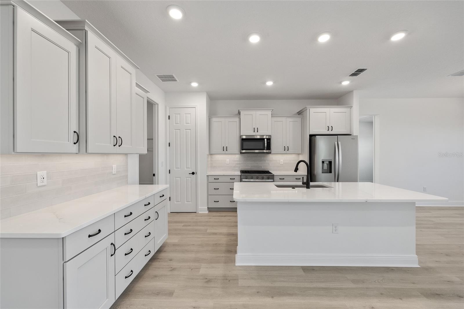 Image 19 of 38 For 9936 106th Circle