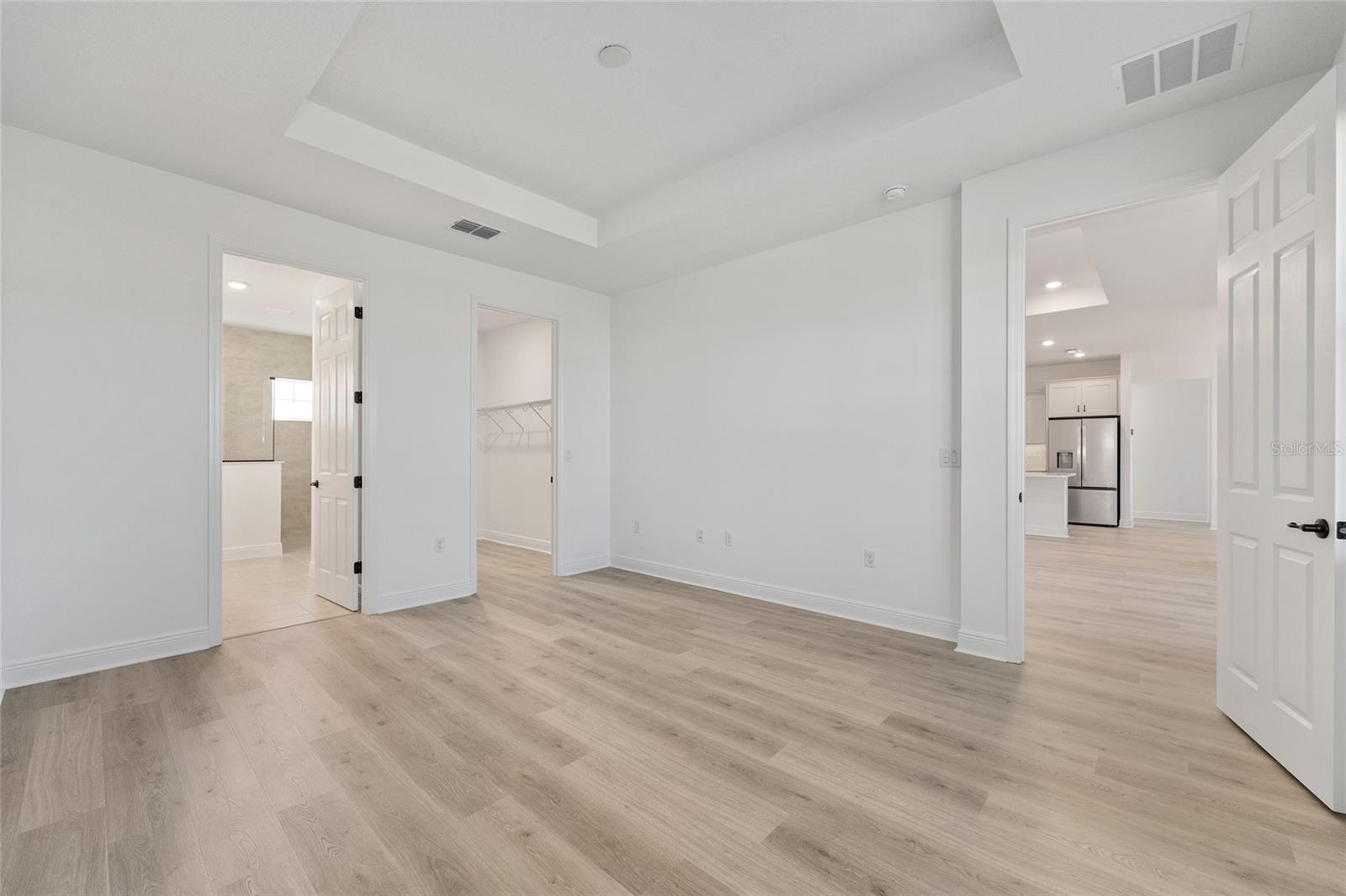 Image 25 of 38 For 9936 106th Circle