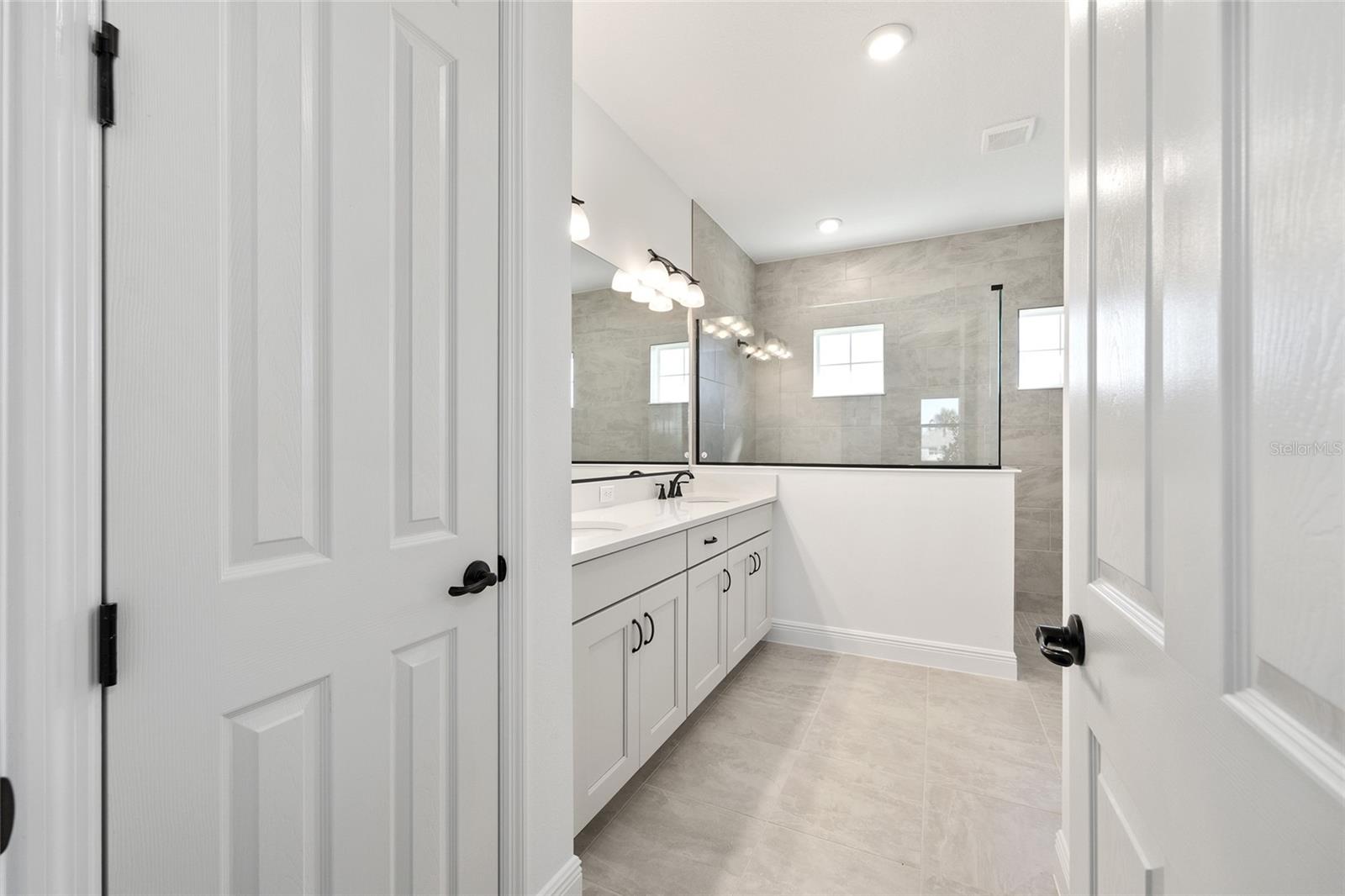 Image 27 of 38 For 9936 106th Circle