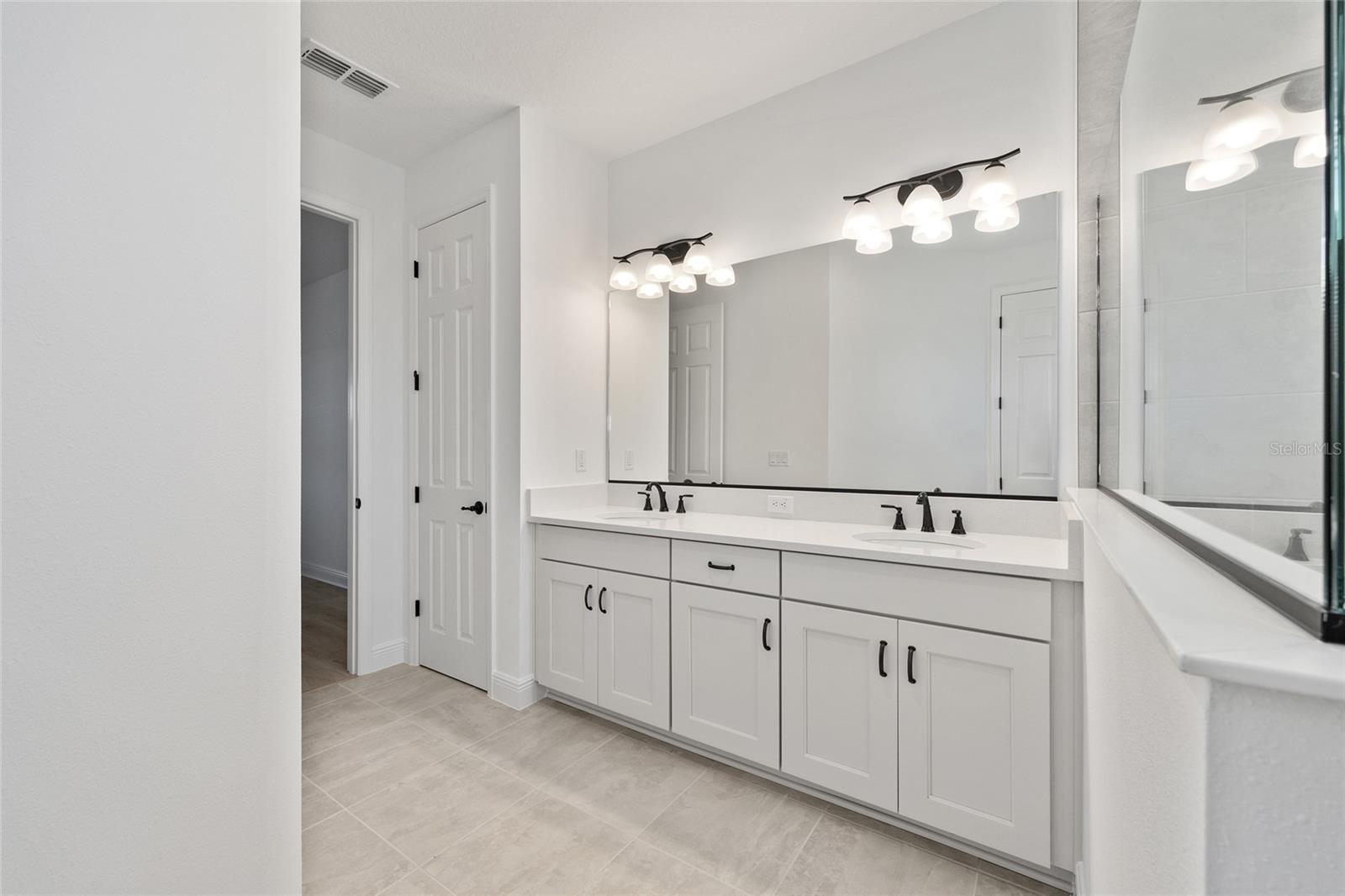 Image 28 of 38 For 9936 106th Circle