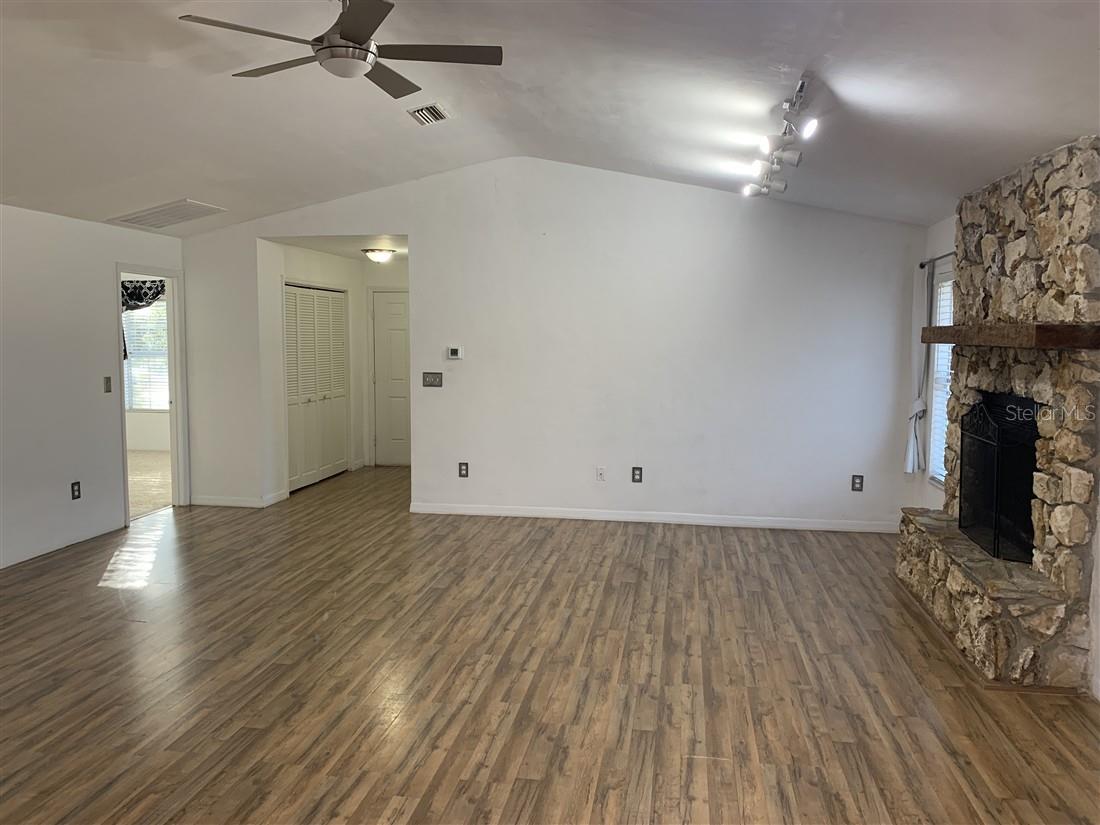 Image 10 of 34 For 4325 3rd Court