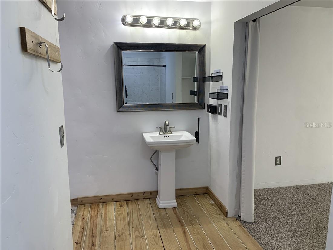 Image 17 of 34 For 4325 3rd Court