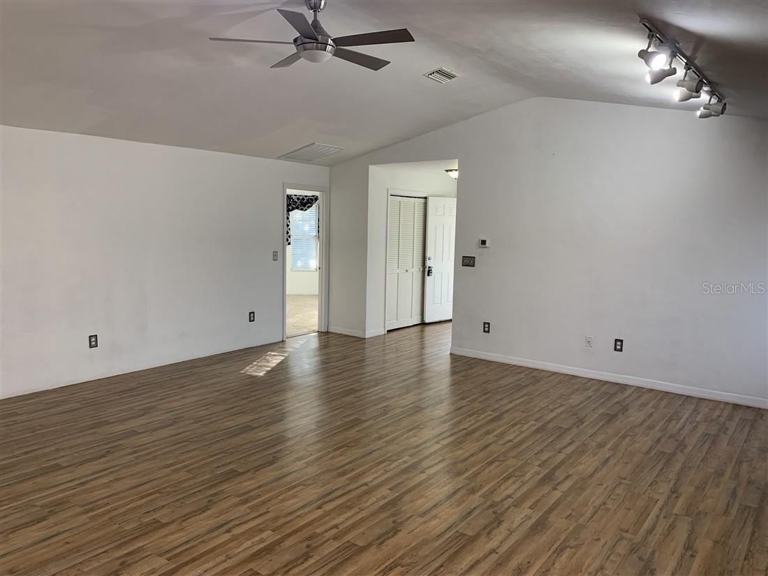 Image 9 of 34 For 4325 3rd Court