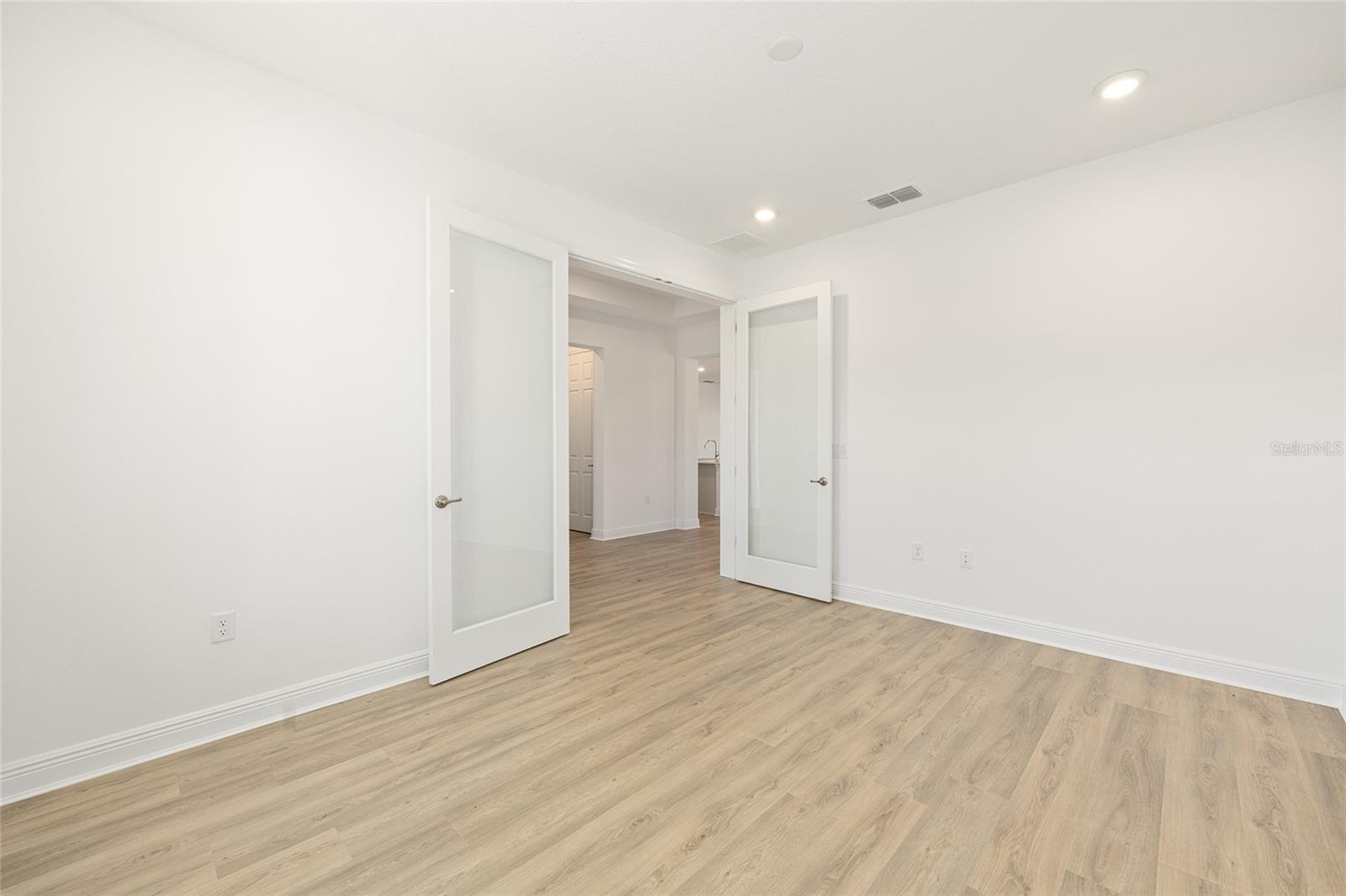 Image 11 of 46 For 9918 106th Circle