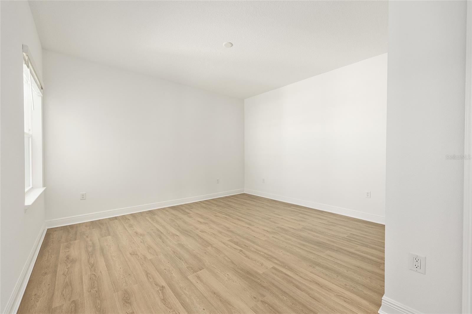 Image 13 of 46 For 9918 106th Circle