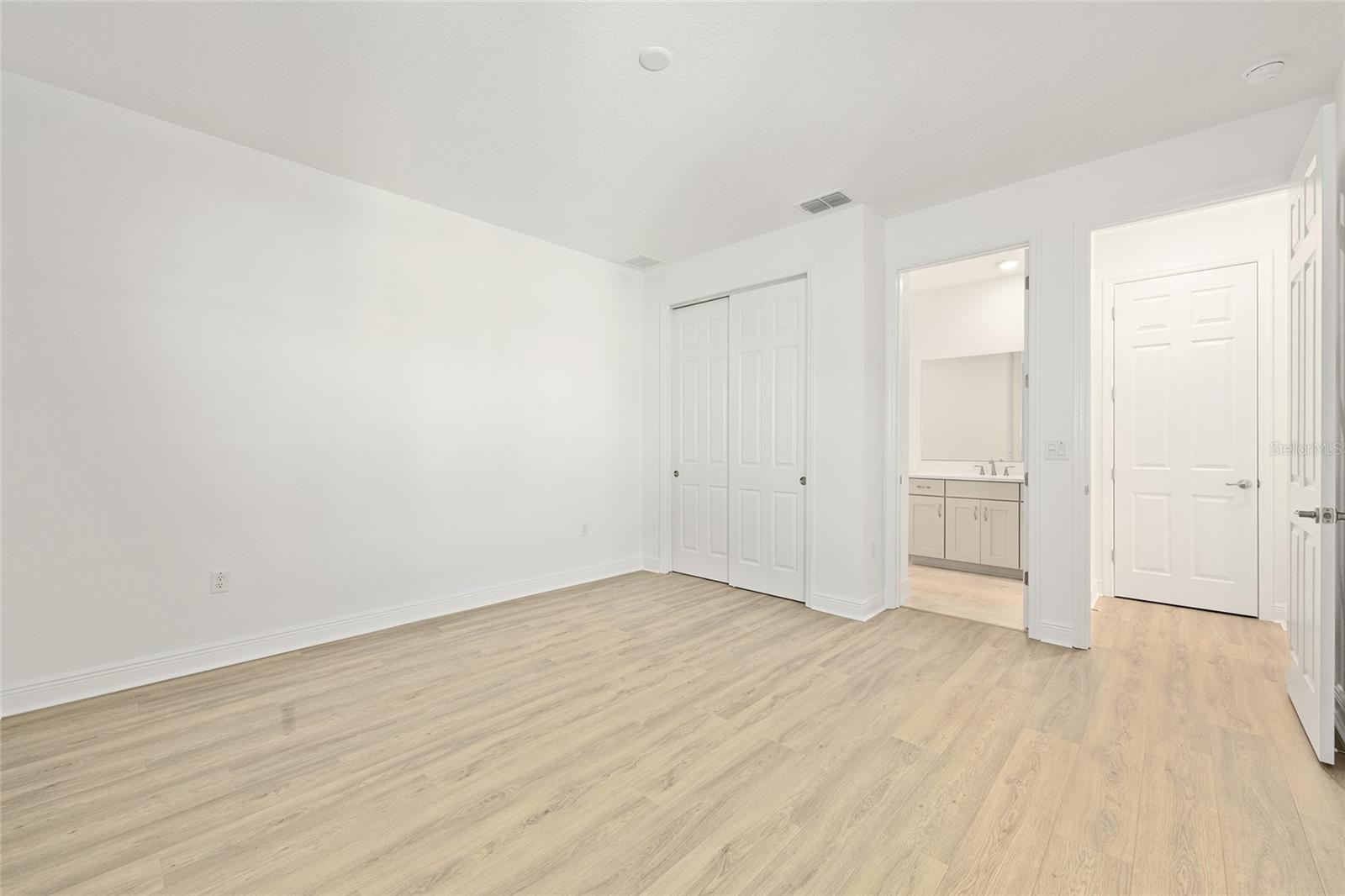 Image 14 of 46 For 9918 106th Circle