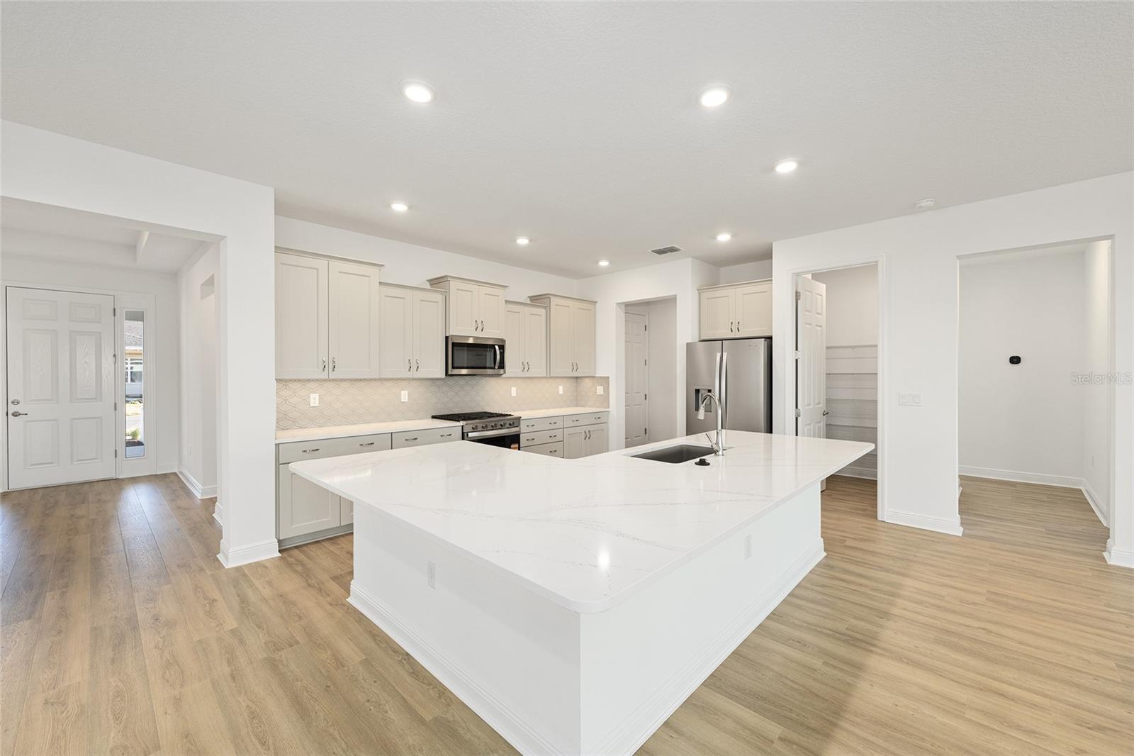 Image 23 of 46 For 9918 106th Circle