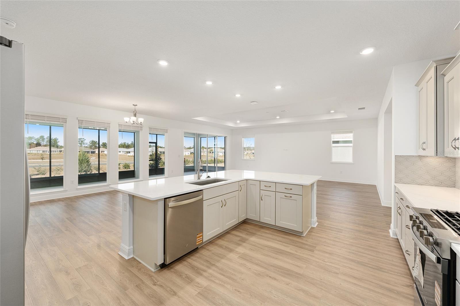 Image 25 of 46 For 9918 106th Circle