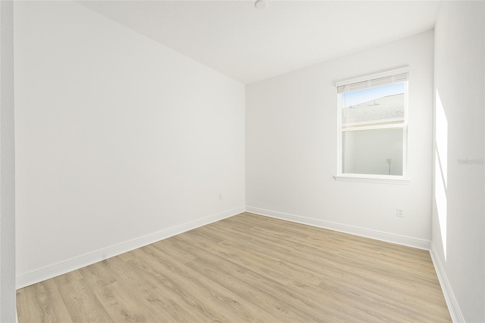 Image 30 of 46 For 9918 106th Circle