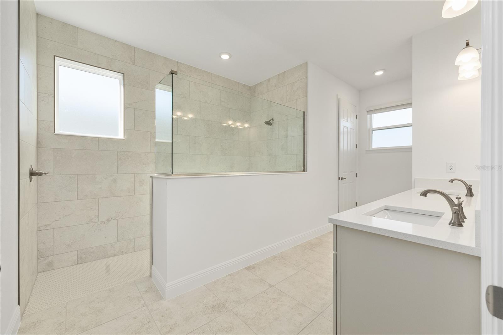 Image 36 of 46 For 9918 106th Circle