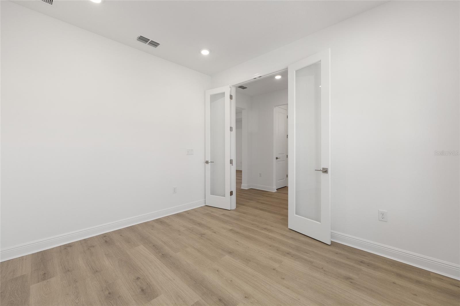 Image 10 of 39 For 10634 101st Lane Road