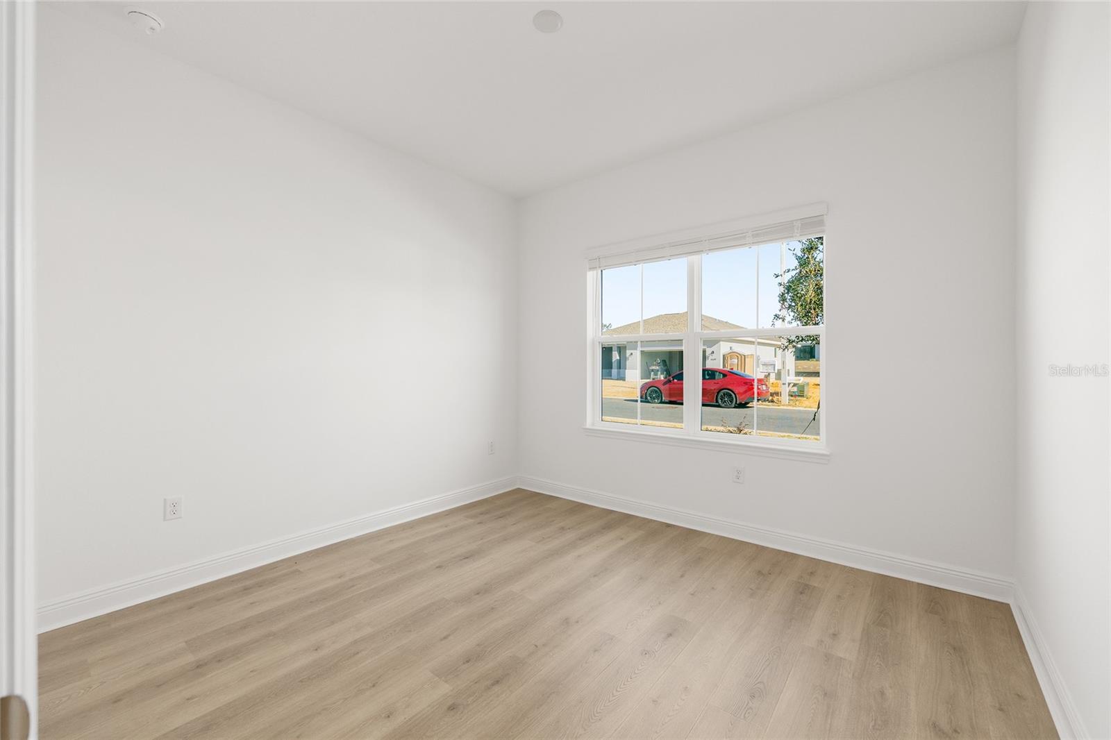 Image 12 of 39 For 10634 101st Lane Road