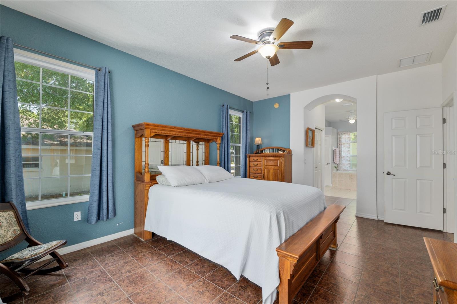 Image 10 of 50 For 19395 100th Loop