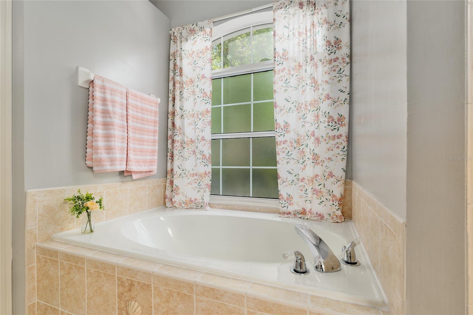 Image 15 of 50 For 19395 100th Loop