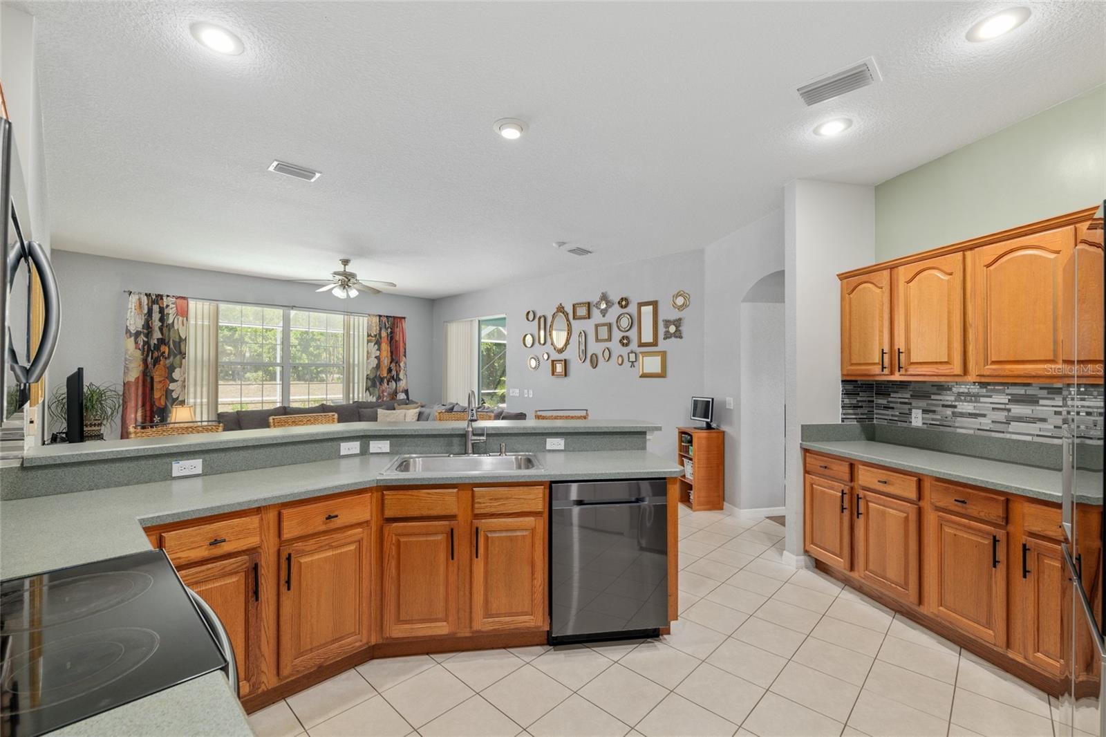 Image 21 of 50 For 19395 100th Loop