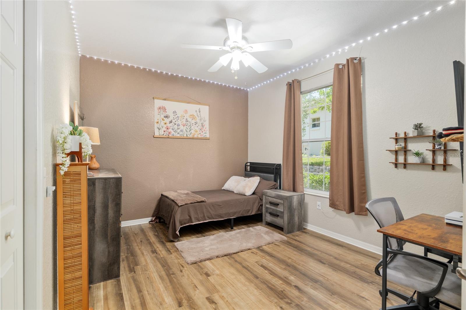 Image 28 of 50 For 19395 100th Loop