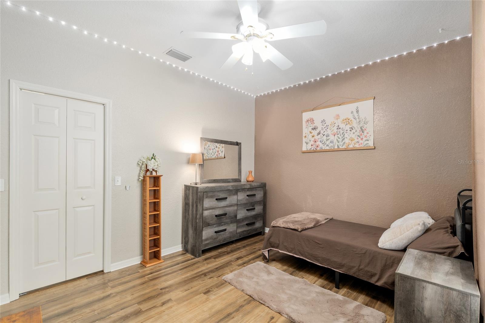 Image 29 of 50 For 19395 100th Loop