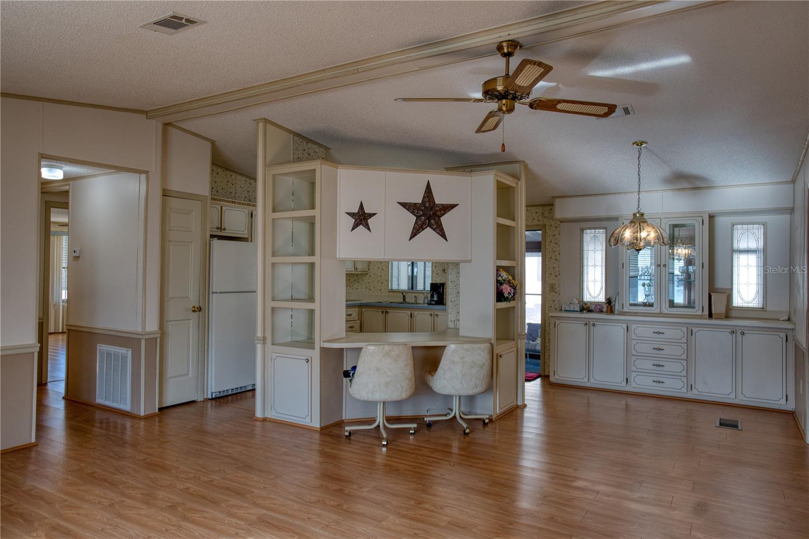 Image 10 of 25 For 1863 Schwartz Boulevard