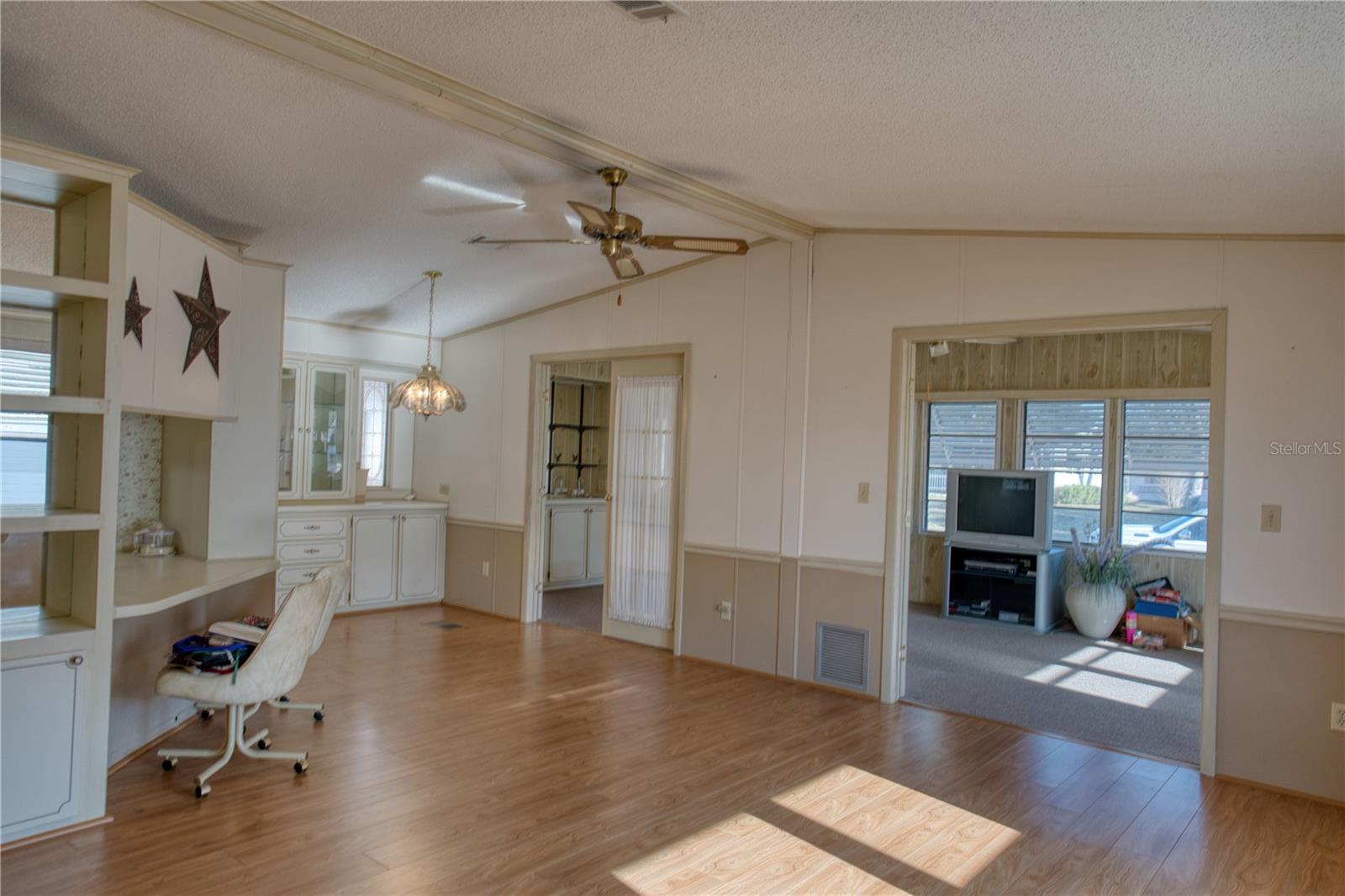 Image 11 of 25 For 1863 Schwartz Boulevard