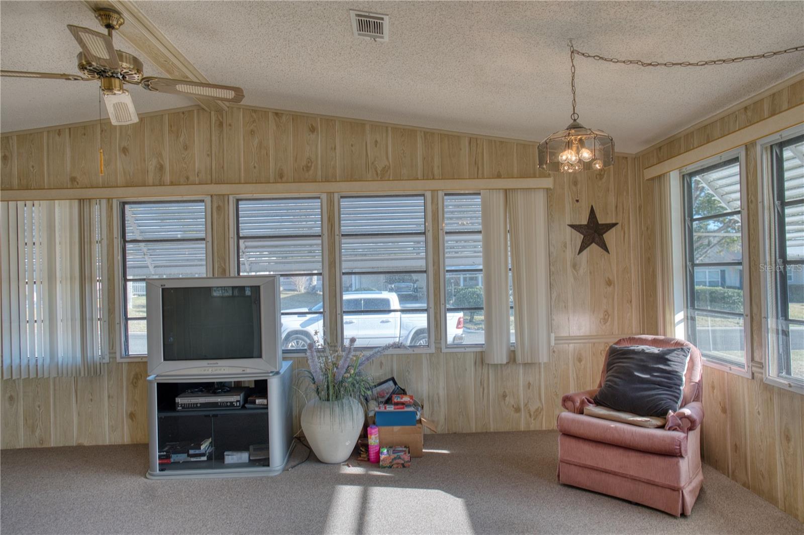 Image 12 of 25 For 1863 Schwartz Boulevard