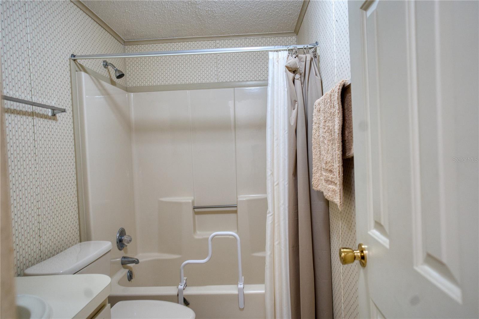 Image 17 of 25 For 1863 Schwartz Boulevard