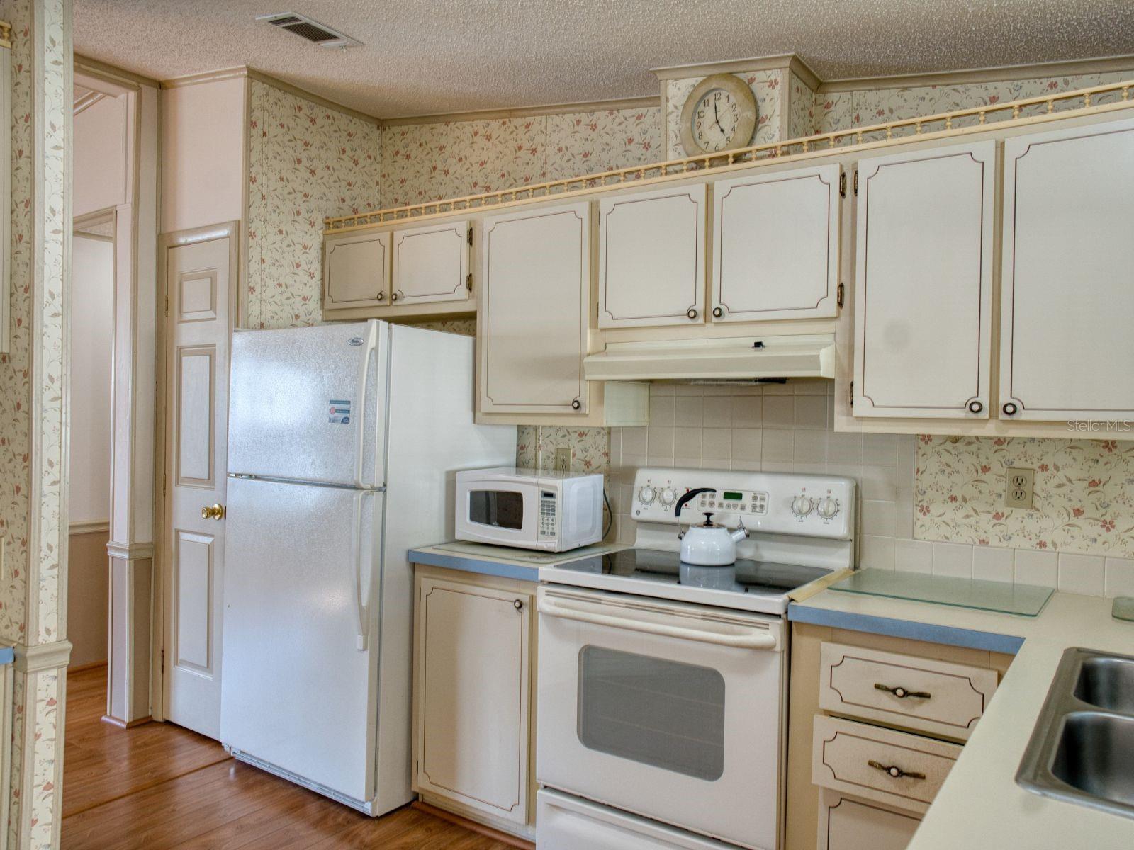 Image 7 of 25 For 1863 Schwartz Boulevard