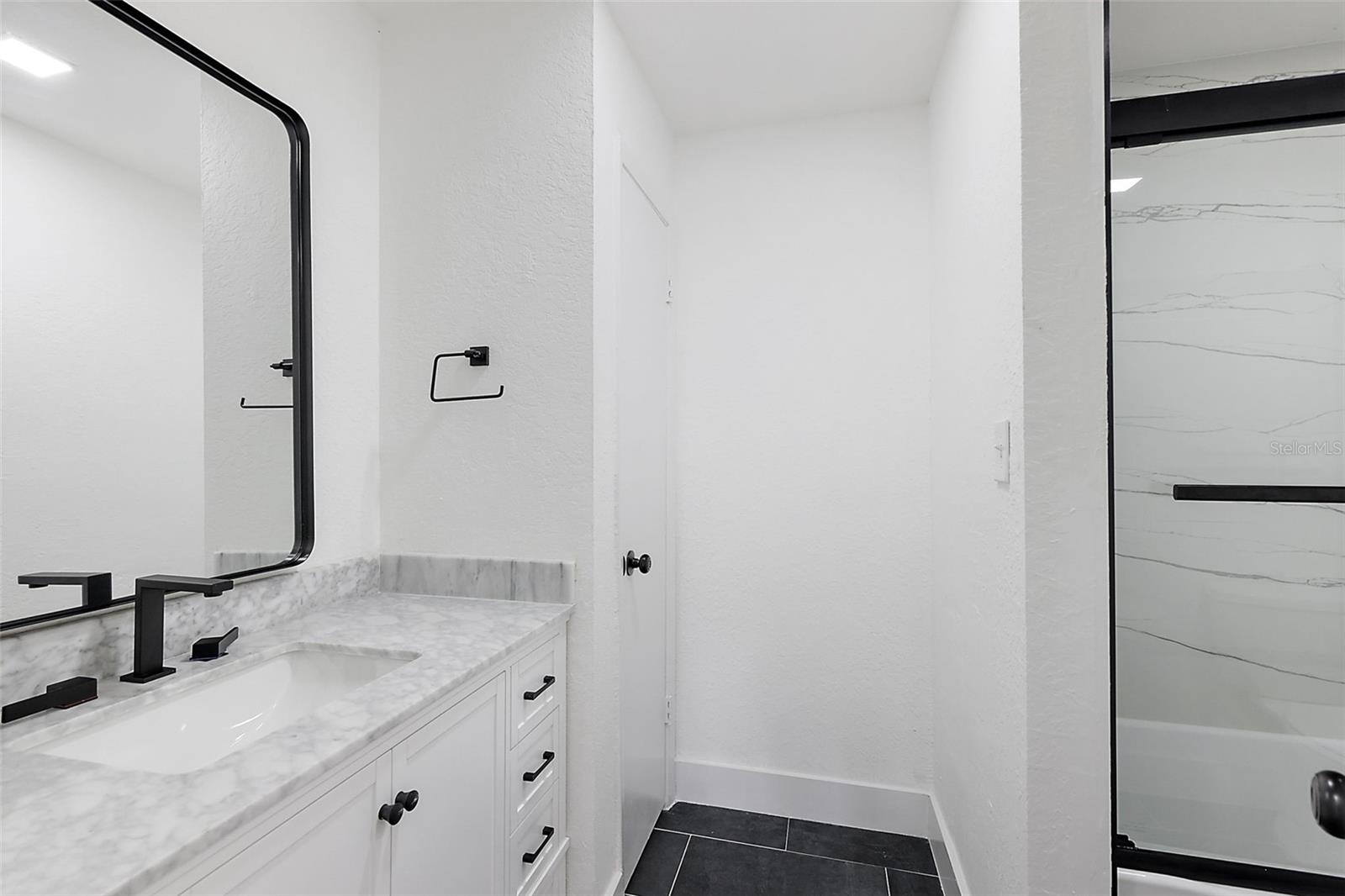 Image 11 of 31 For 1862 40th Court