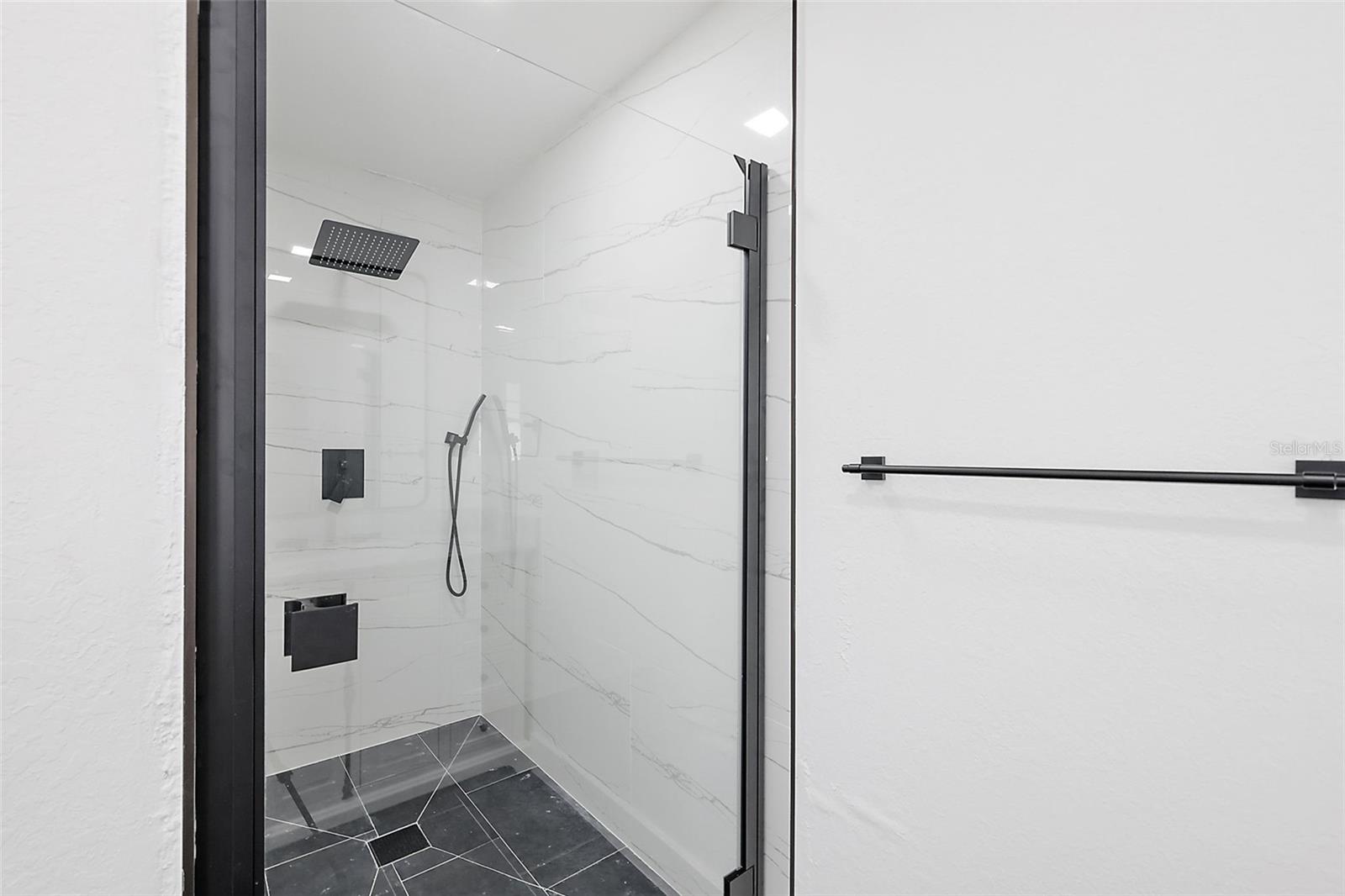 Image 13 of 31 For 1862 40th Court