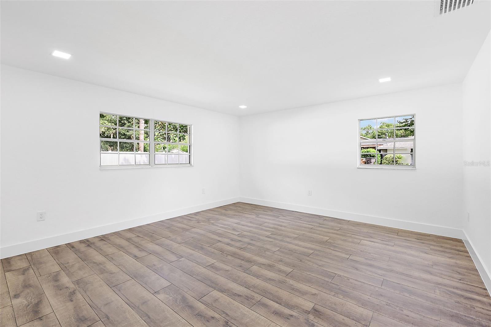 Image 15 of 31 For 1862 40th Court