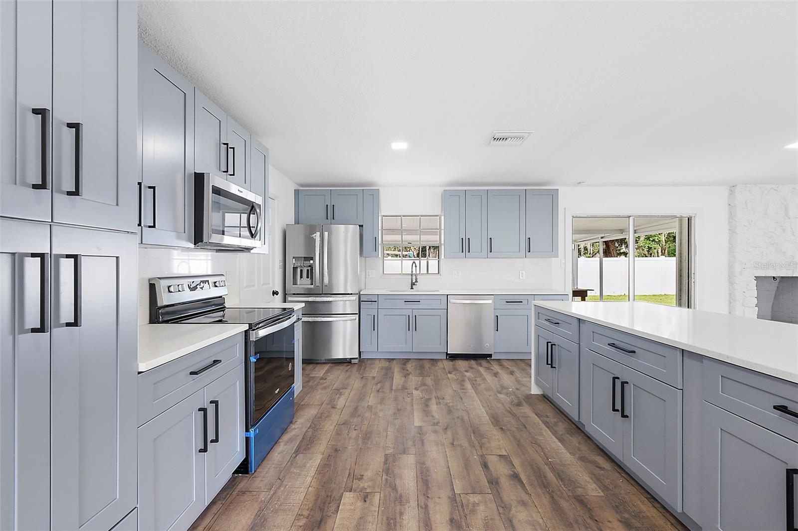 Image 16 of 31 For 1862 40th Court