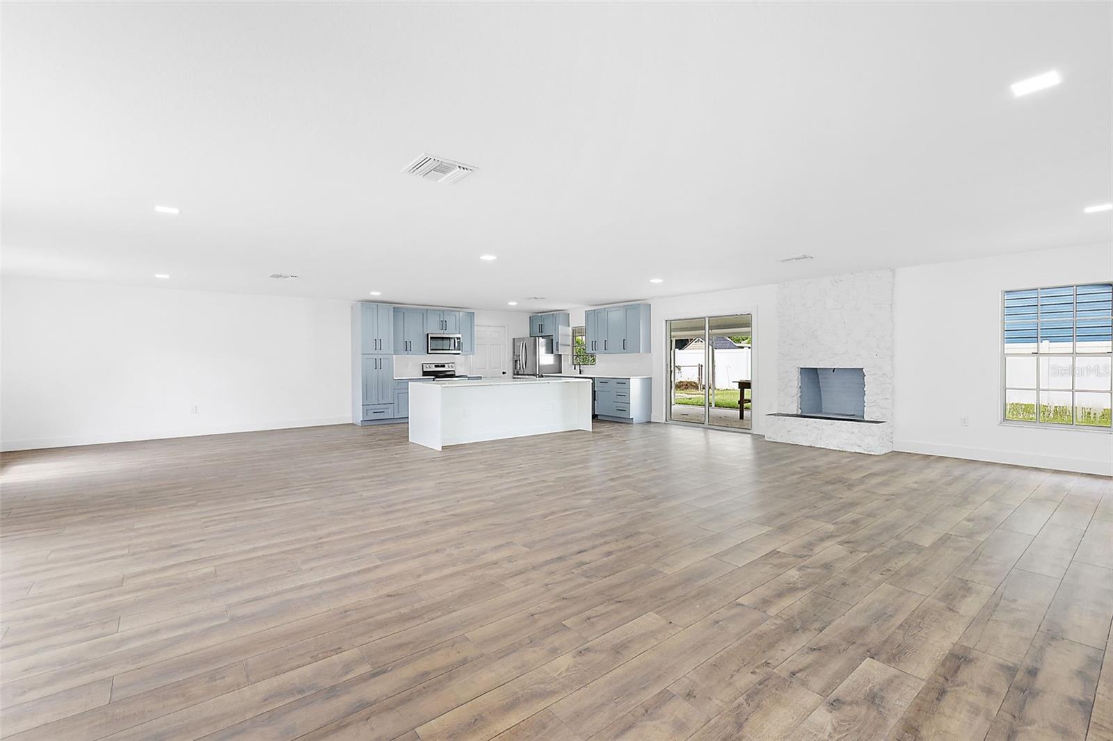 Image 23 of 31 For 1862 40th Court