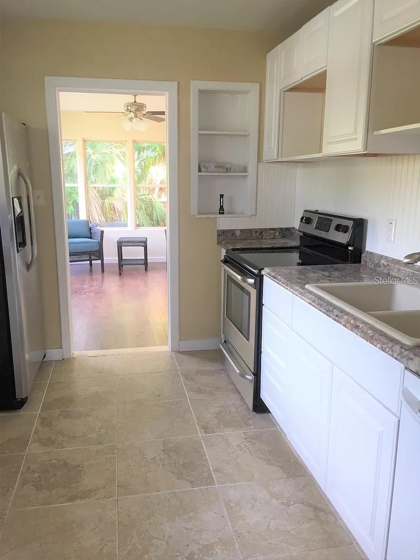 Image 2 of 10 For 762 60th Avenue Ne