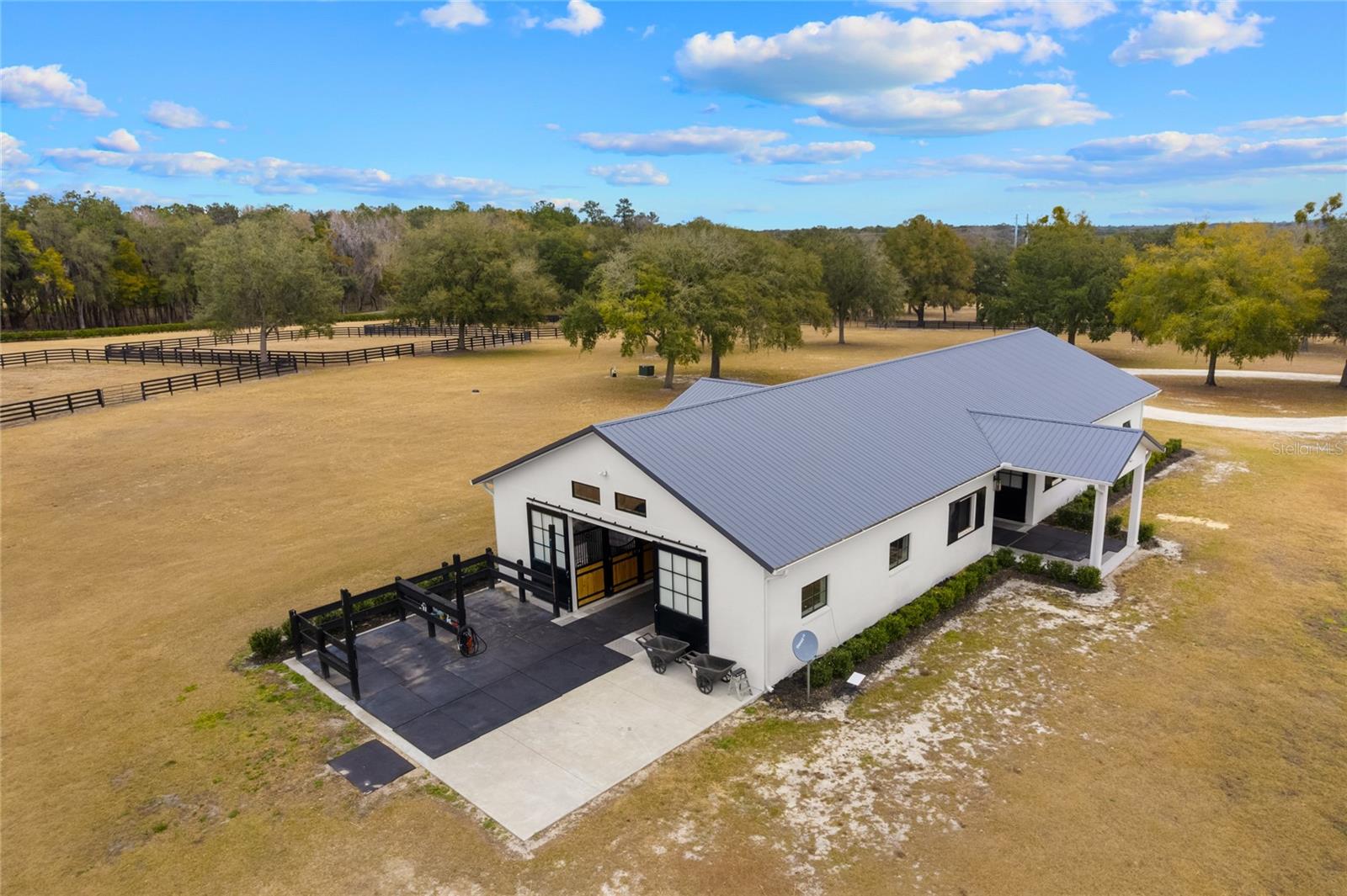 Listing photo id 9 for 12350 Nw Hwy 225 Hwy 225