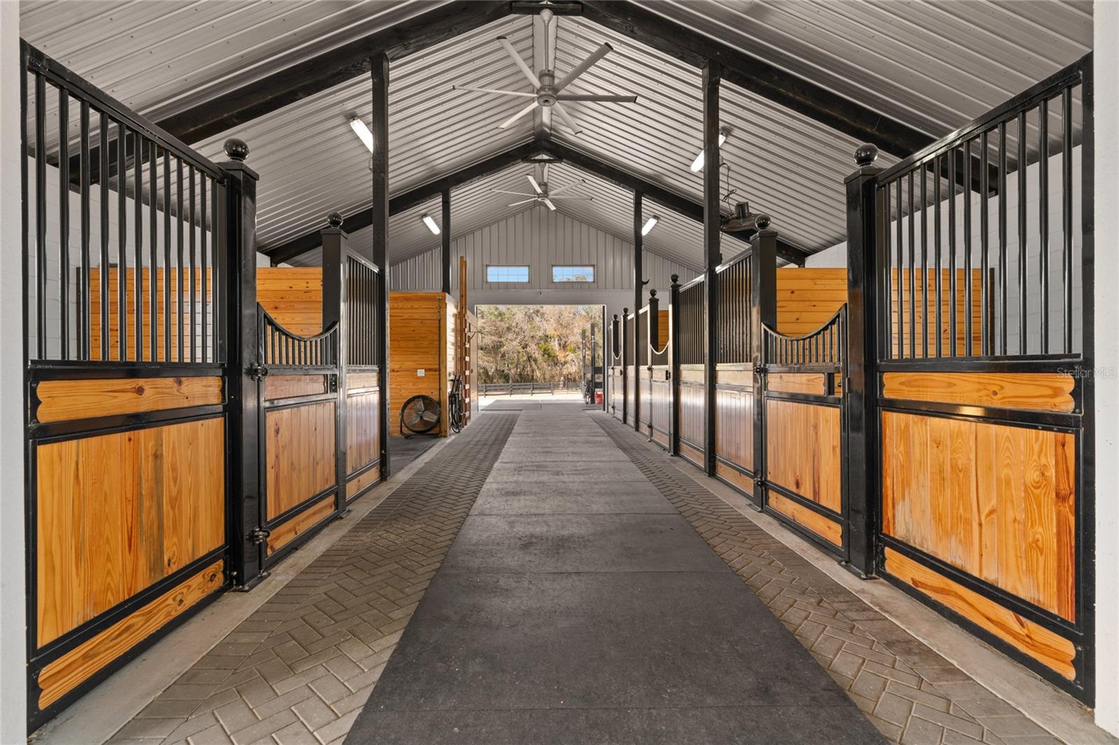 Listing photo id 10 for 12350 Nw Hwy 225 Hwy 225