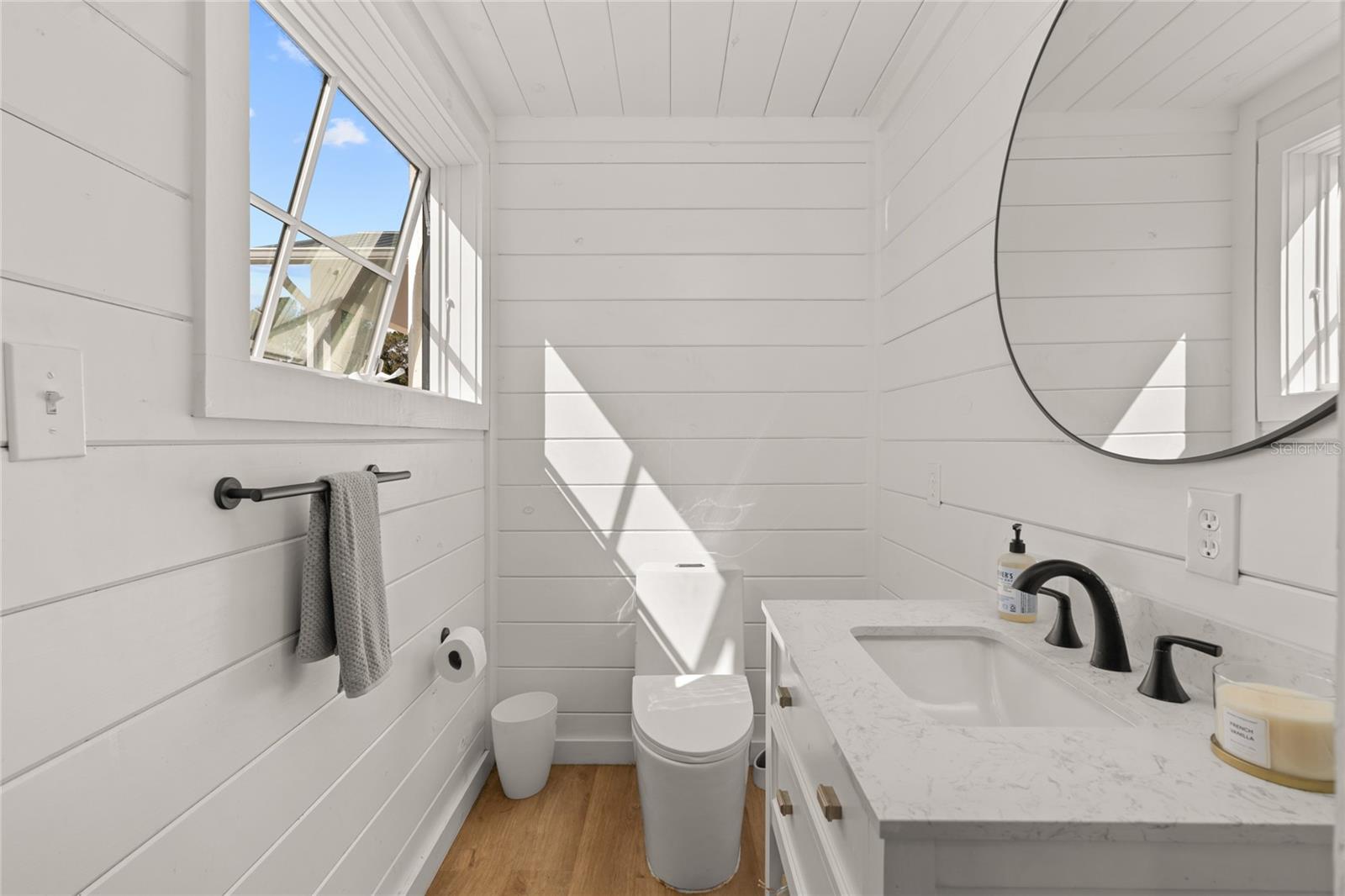 Listing photo id 21 for 12350 Nw Hwy 225 Hwy 225