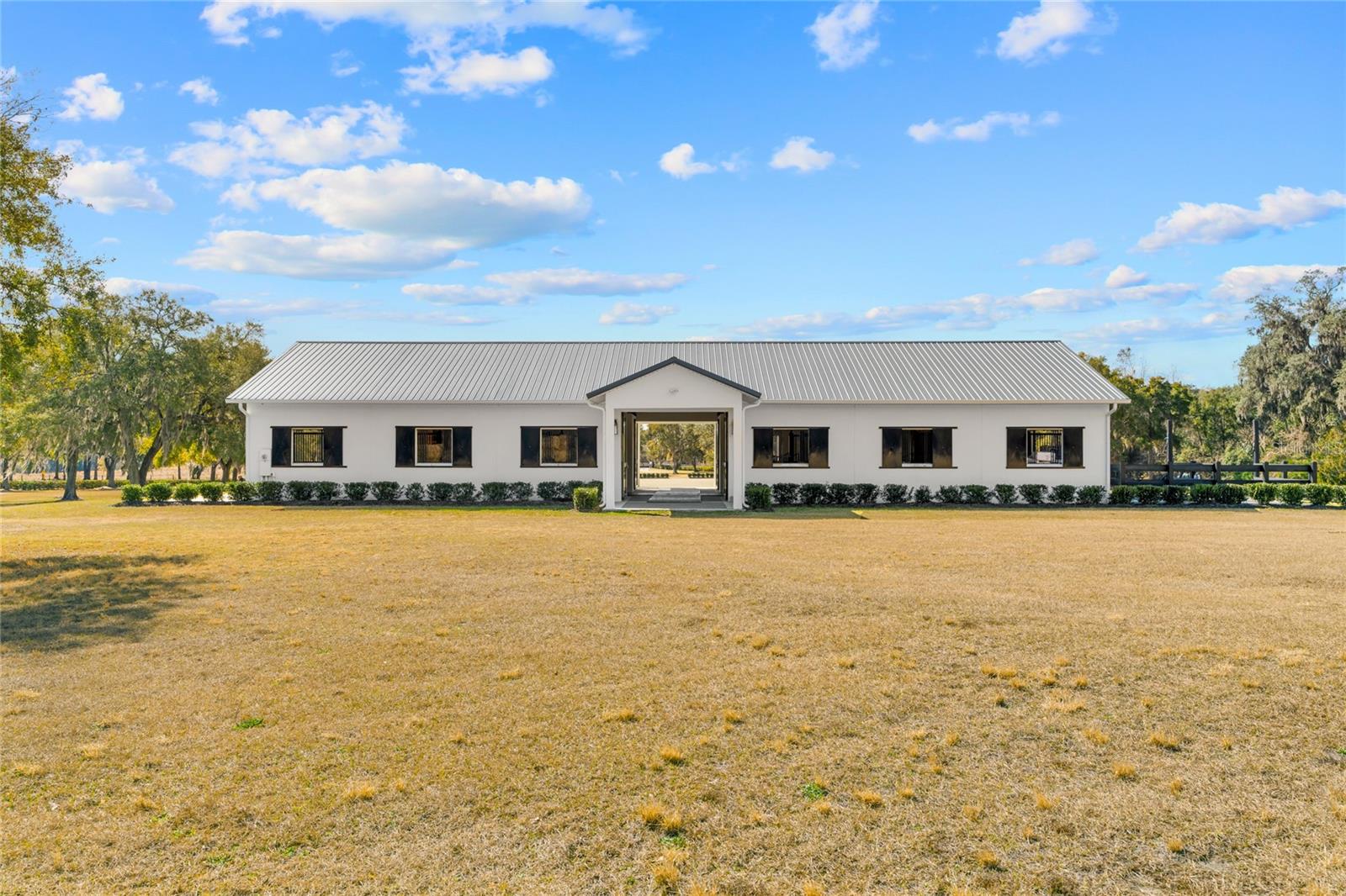 Listing photo id 2 for 12350 Nw Hwy 225 Hwy 225