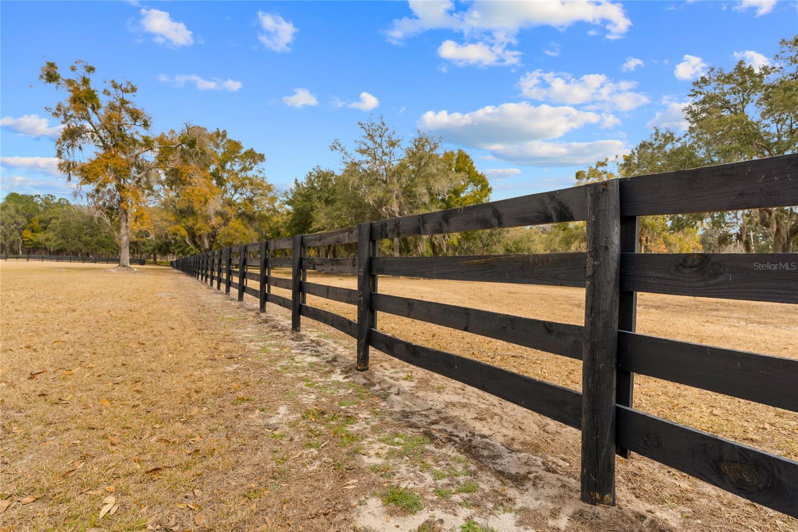 Listing photo id 76 for 12350 Nw Hwy 225 Hwy 225