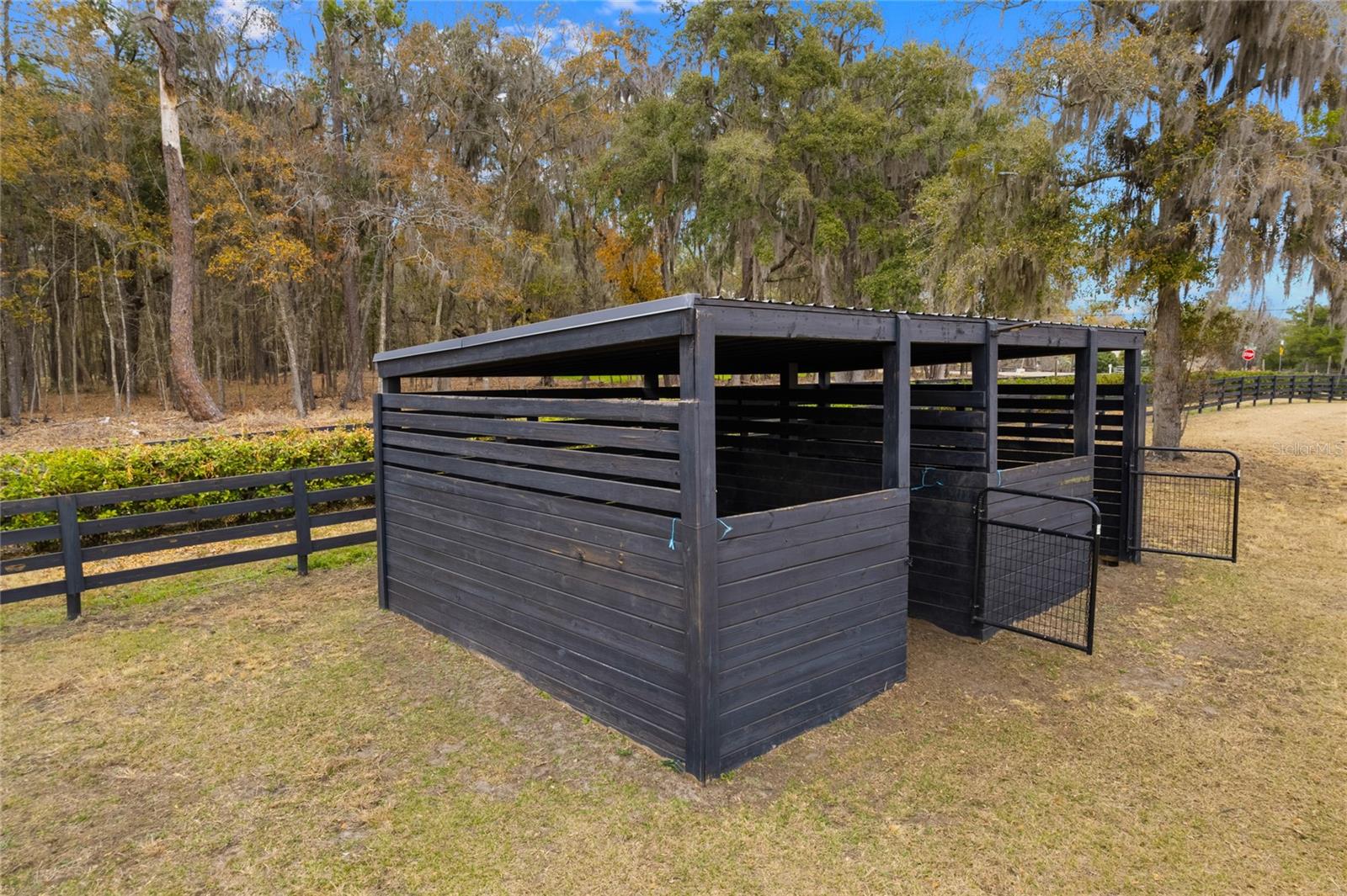 Listing photo id 91 for 12350 Nw Hwy 225 Hwy 225