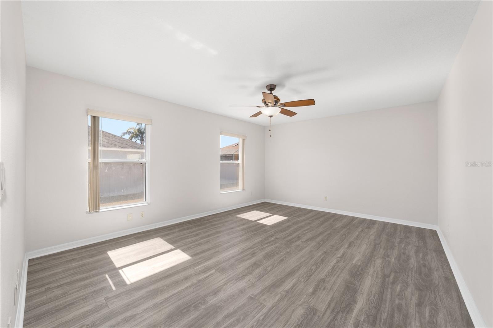 Image 13 of 18 For 4560 5th Court