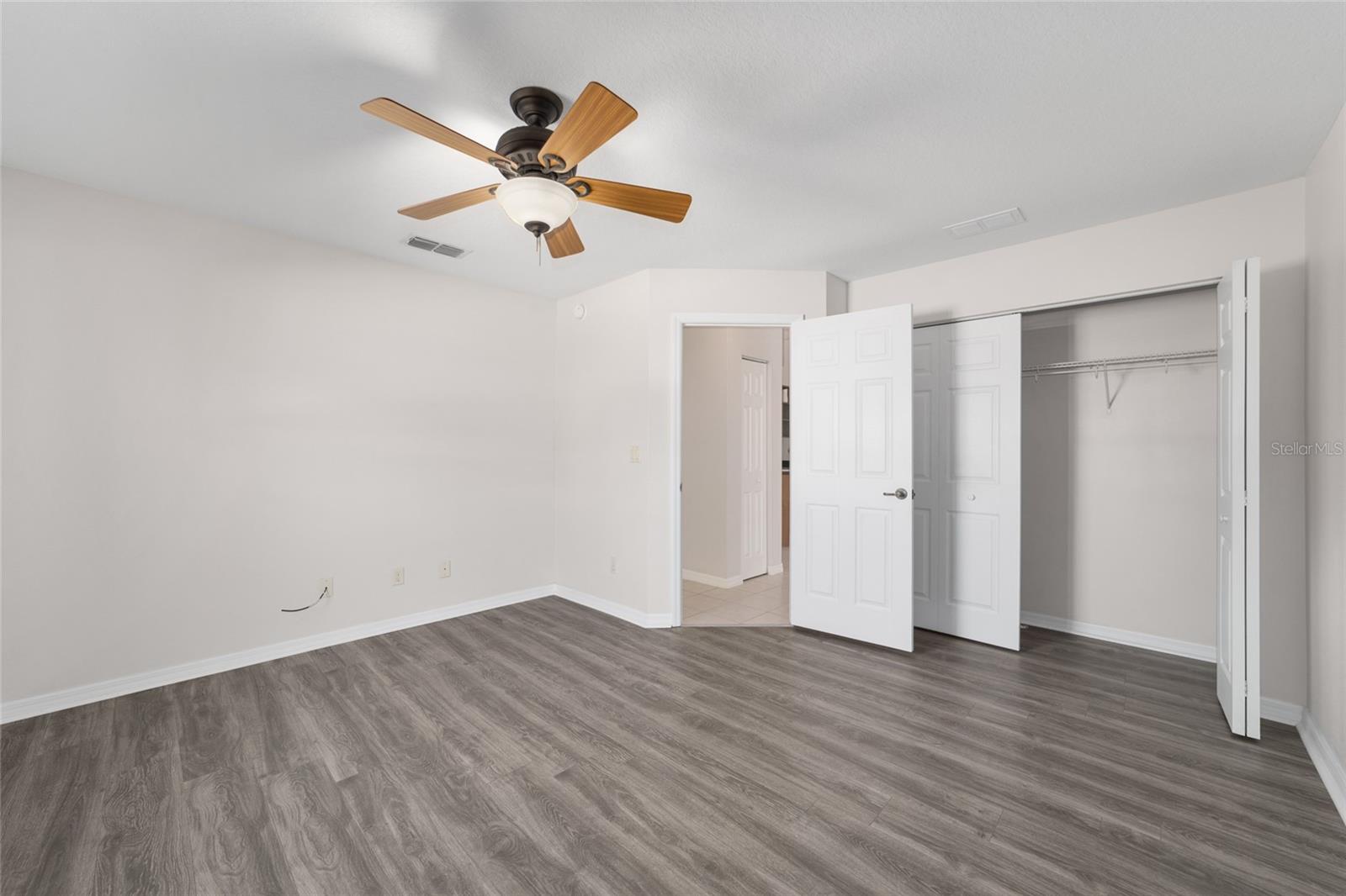 Image 14 of 18 For 4560 5th Court