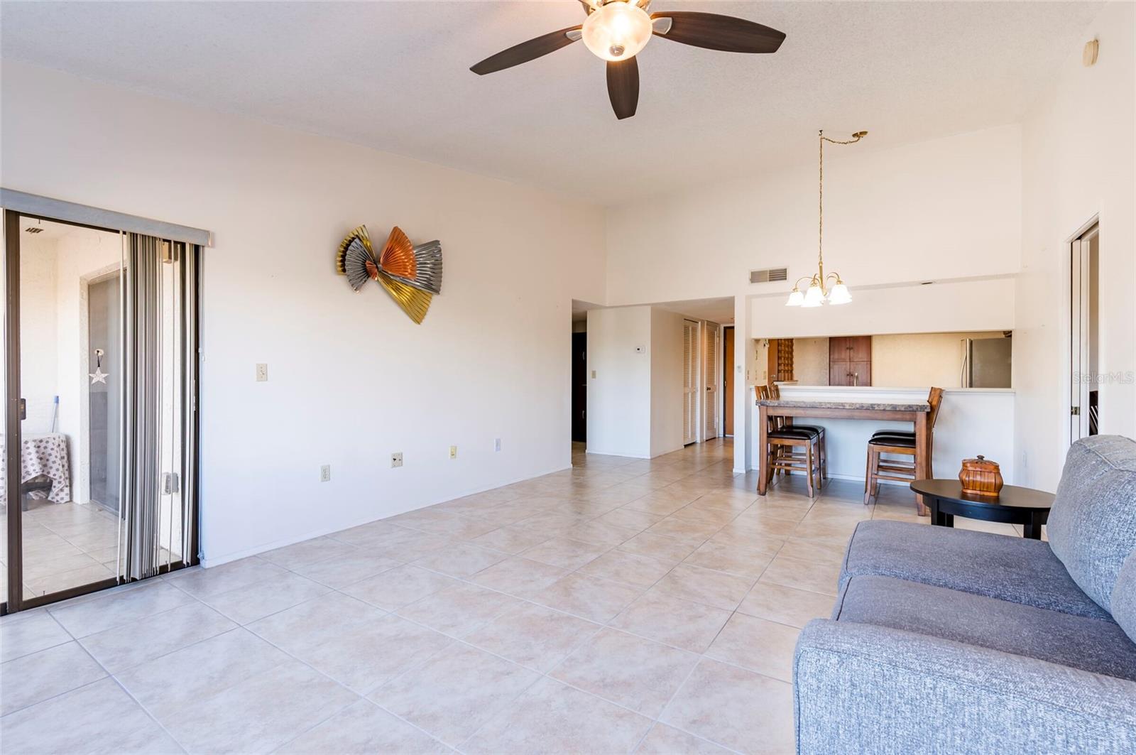 Image 13 of 32 For 2593 Countryside Boulevard 7307