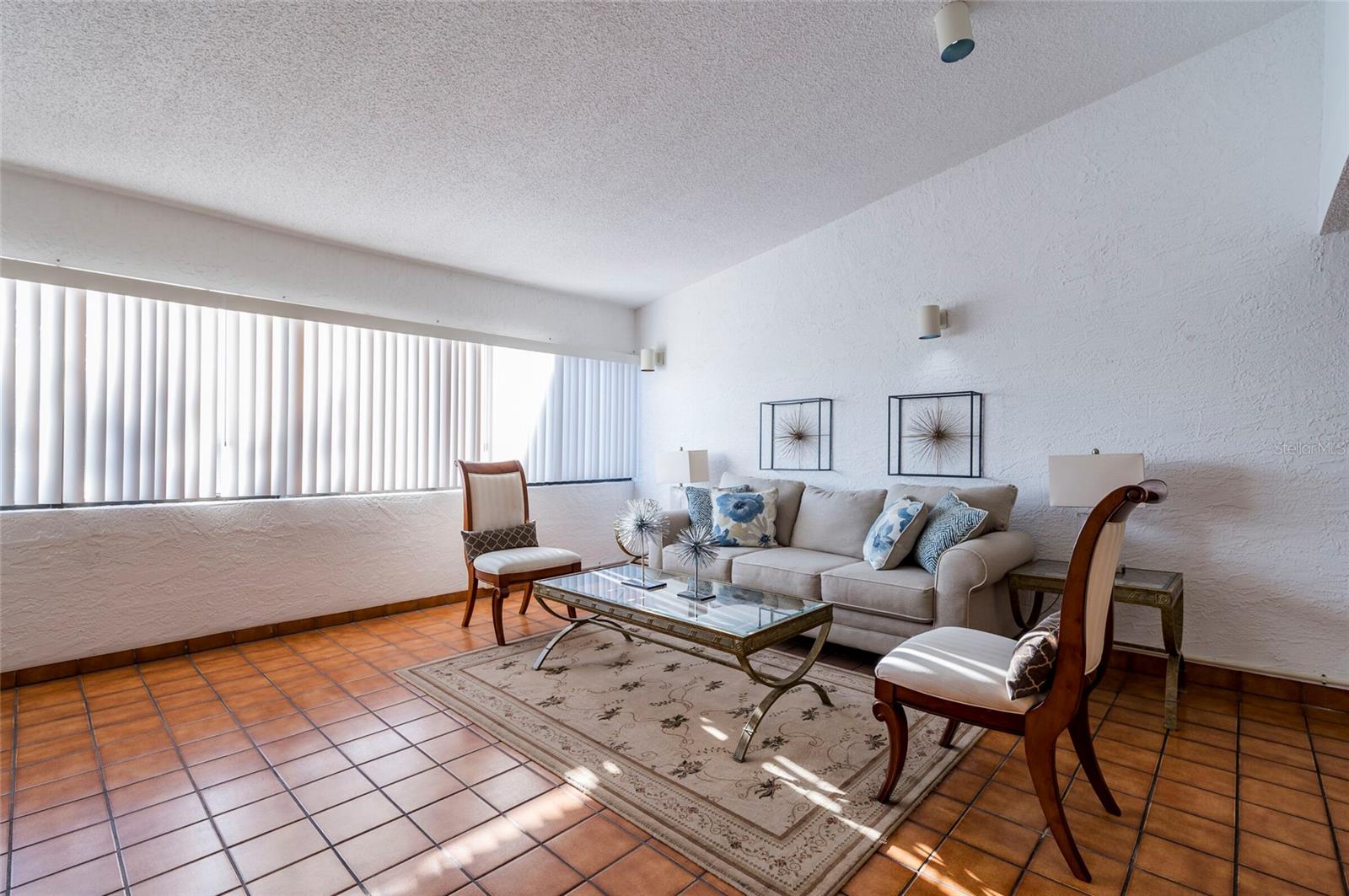 Image 3 of 32 For 2593 Countryside Boulevard 7307