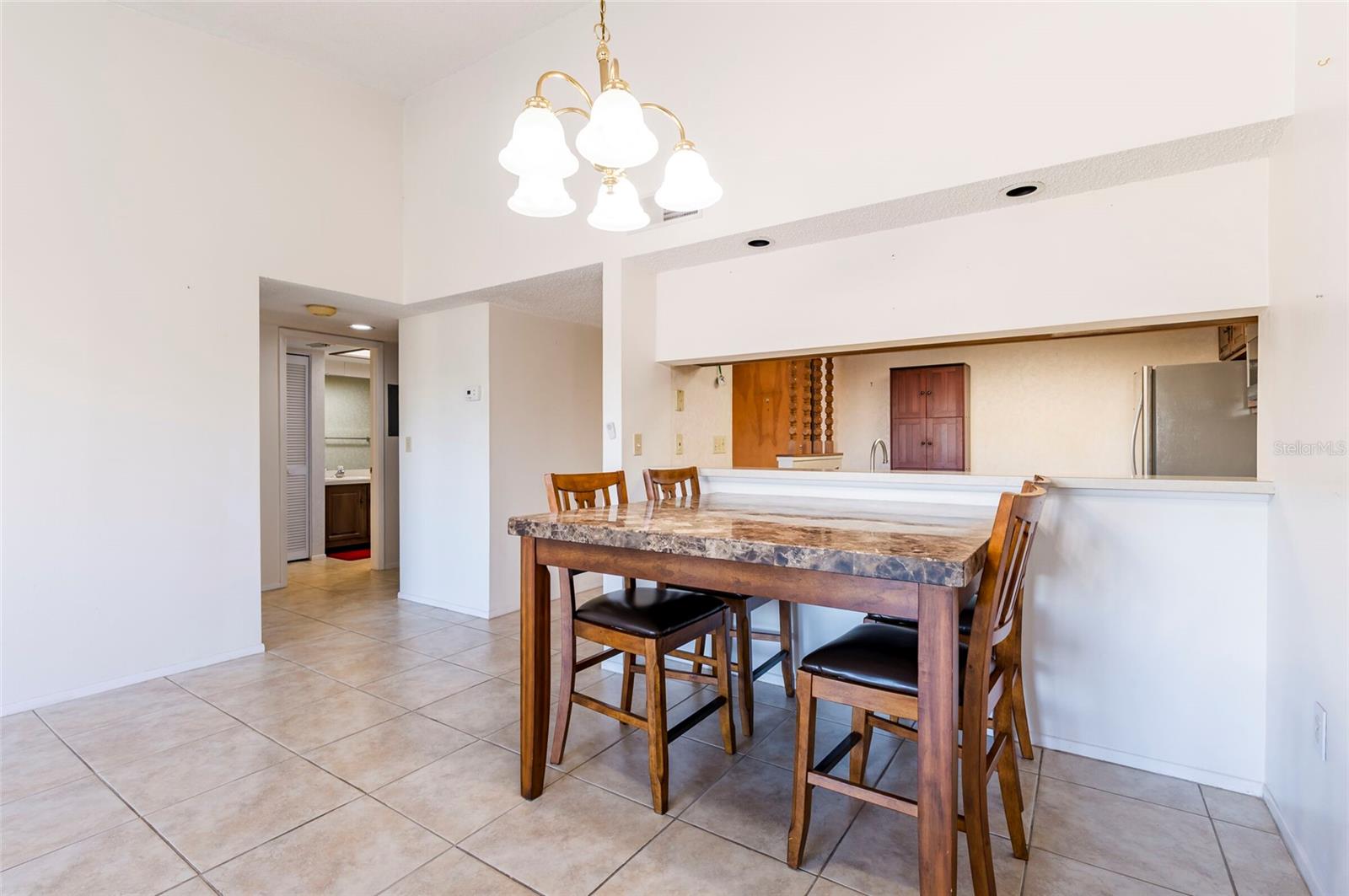 Image 5 of 32 For 2593 Countryside Boulevard 7307