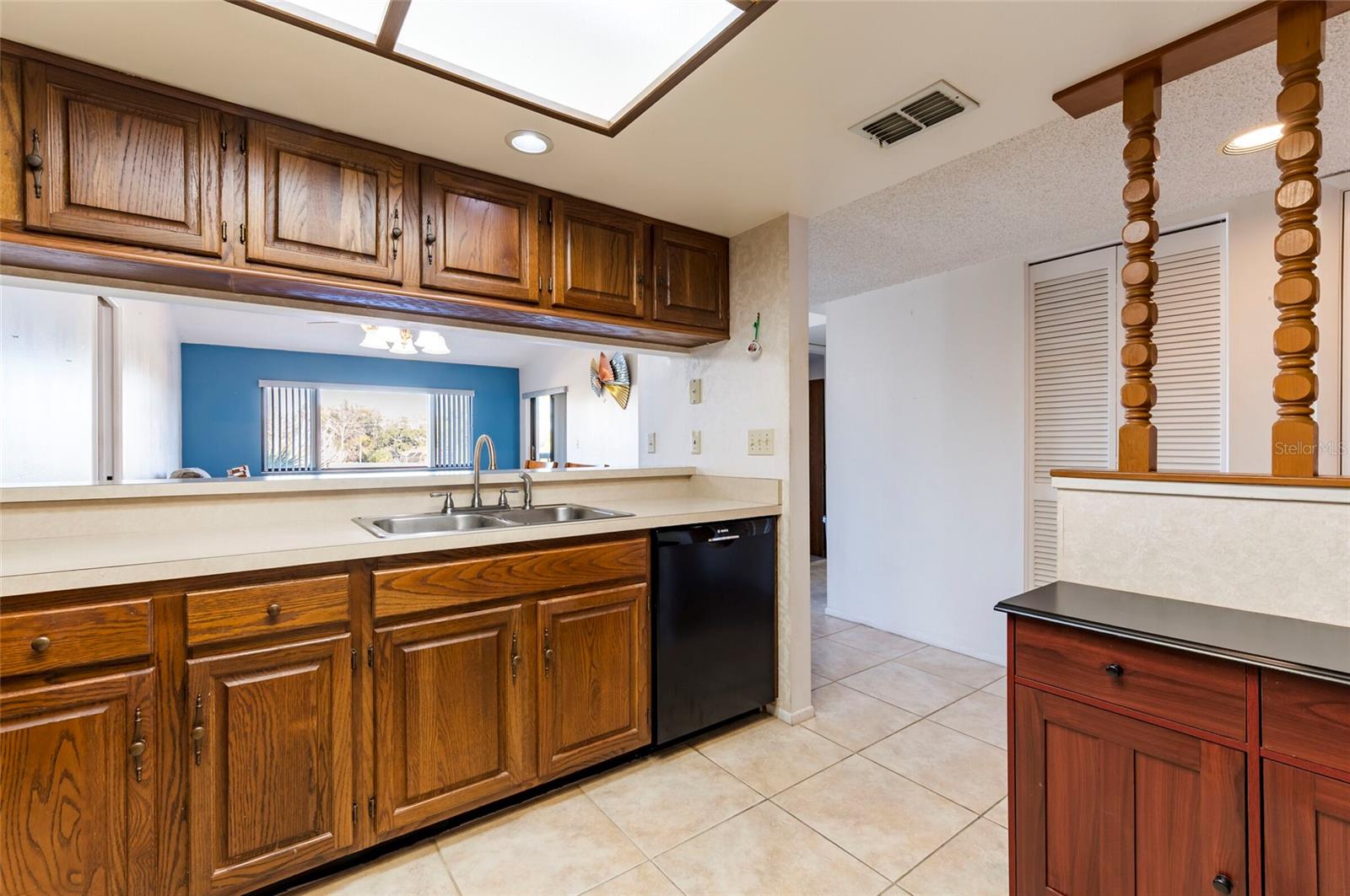 Image 8 of 32 For 2593 Countryside Boulevard 7307