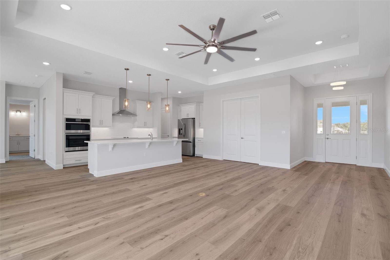 Image 3 of 14 For 2050 79th Loop